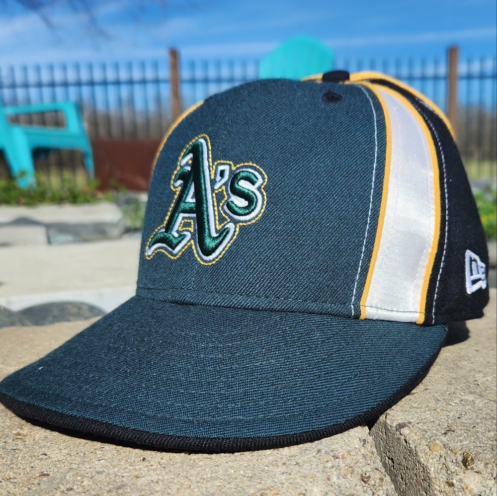 Vintage Oakland Athletics New Era 59Fifty Fitted Baseball Cap 90s Size 7 1/8 NWT